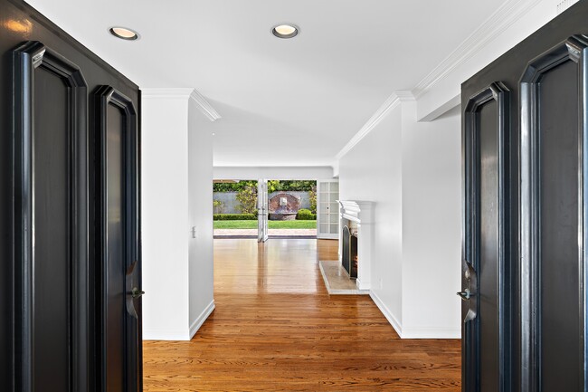 Building Photo - 2612 Lighthouse Ln