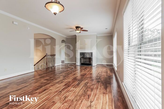 Building Photo - 5179 Meadow Lake Cir