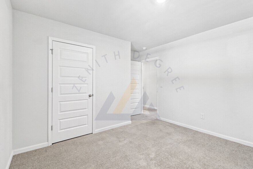 Building Photo - 120 Hiatus Ct