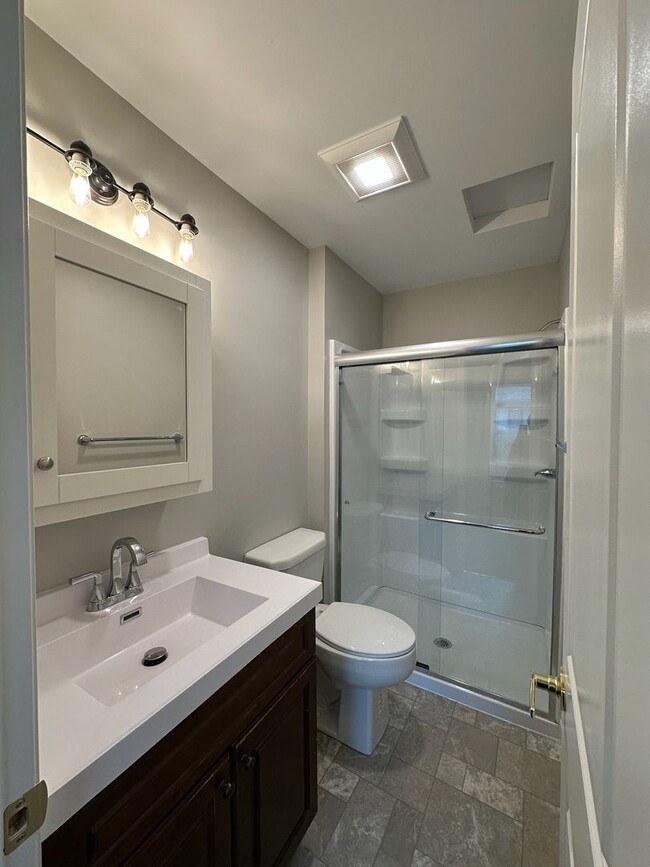 Building Photo - 636 S Johnson St