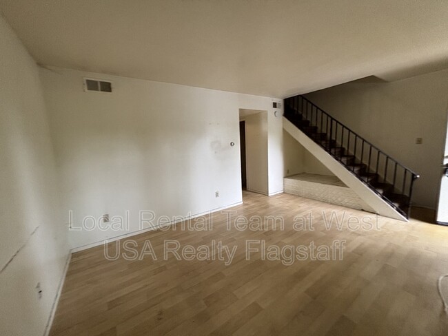 Building Photo - 601 W Dale Ave