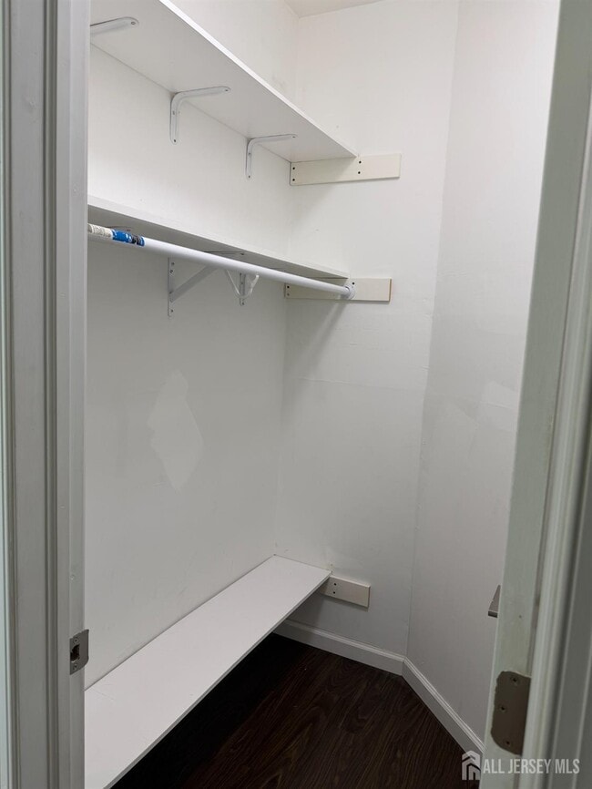 Building Photo - 5061 Beech Ct