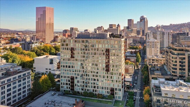 Building Photo - 937 NW Glisan St
