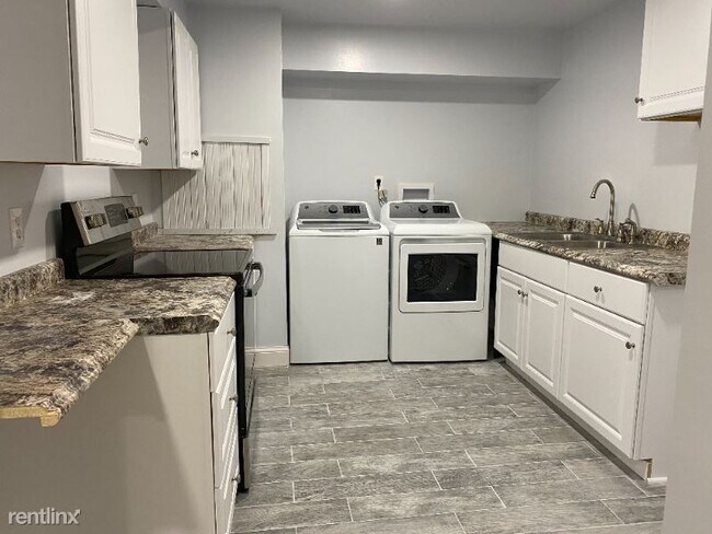 Building Photo - 2 br, 1 bath Condo - 75 Street x Greene Rd