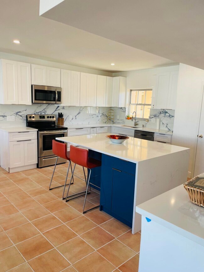 Building Photo - 3475 S Ocean Blvd