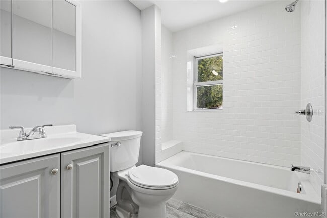 Building Photo - 321 Olivia St