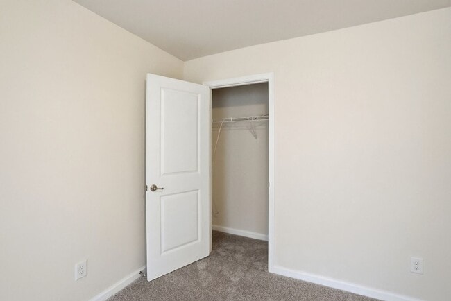 Building Photo - Move-In Ready Gem Near UNCC with Fresh Updates