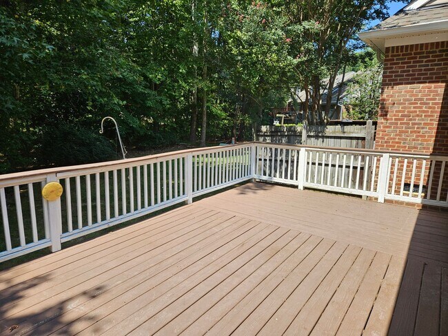 Building Photo - Fantastic 3br 2.5ba End Unit Townhome in North Raleigh! 1 Car Garage!