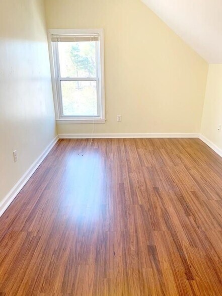 Floor 3: BR - 11 Kingsley Ave