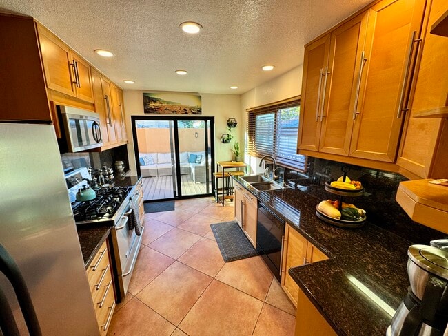 Building Photo - 1824 Mendota St