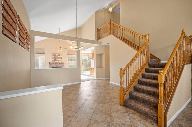 Building Photo - 516 Carrigane Way