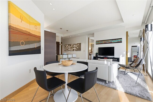 Building Photo - 3750 S Las Vegas Blvd