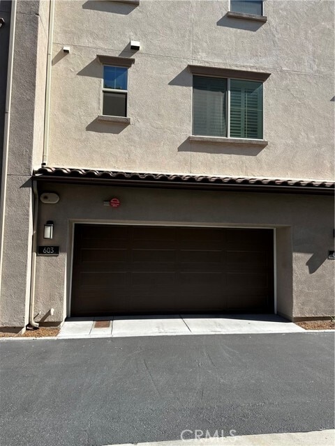 Building Photo - 603 S Motif St