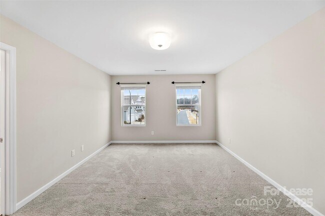 Building Photo - 8562 River Ridge Dr