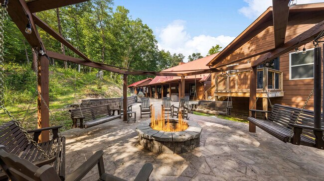 Building Photo - 2209 Henderson Springs Rd