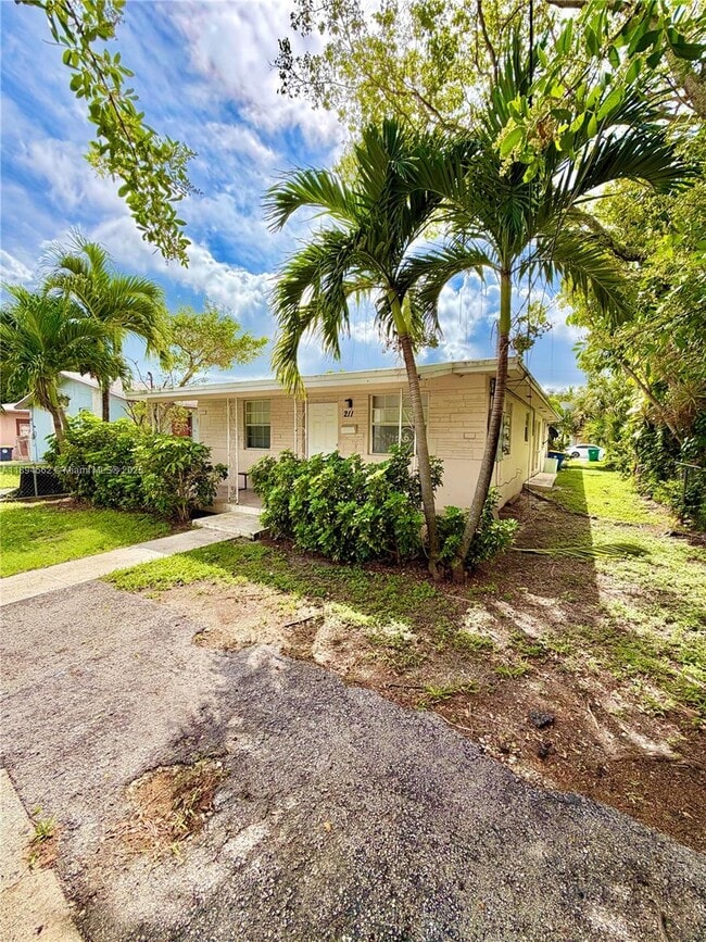 Primary Photo - 211 Stirling Rd