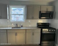 Building Photo - 40 Bay Shore Dr