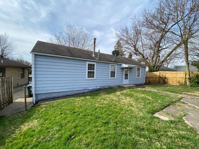 Building Photo - 1625 Willamet Rd