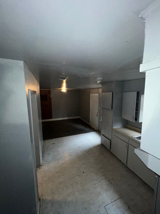 Building Photo - Sunset Acres! 3 bed/ 1 bath.