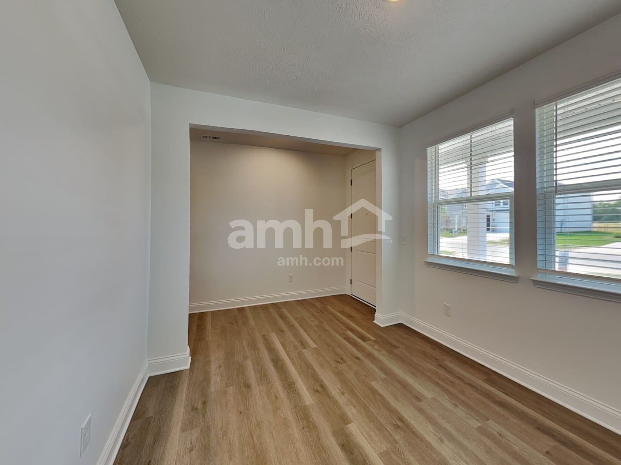 Building Photo - 9172 Henley Ave