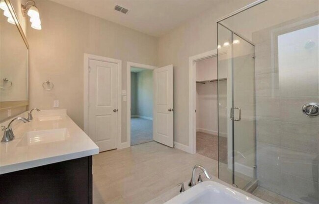 Building Photo - 427 Micaela Meadows Ct