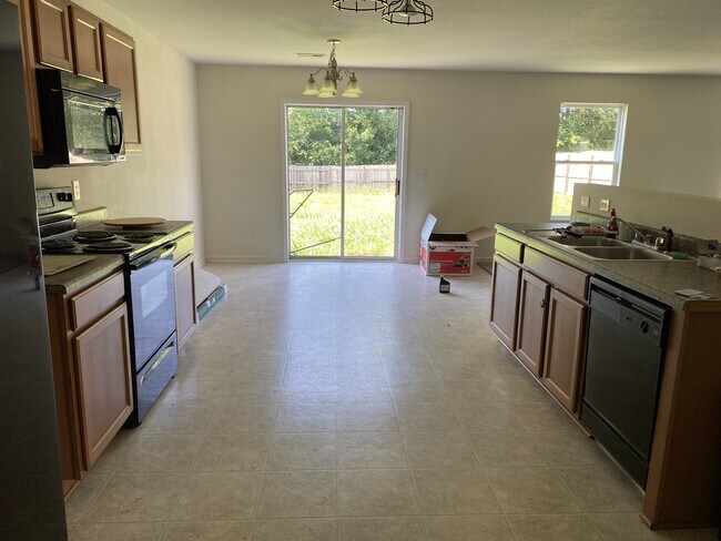 Building Photo - 204 Valleyside Dr NE