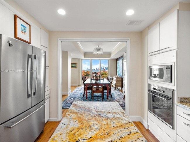 Building Photo - 2416 Fisher Island Dr