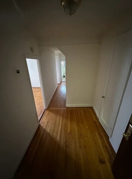 Building Photo - 541 Bronx River Rd