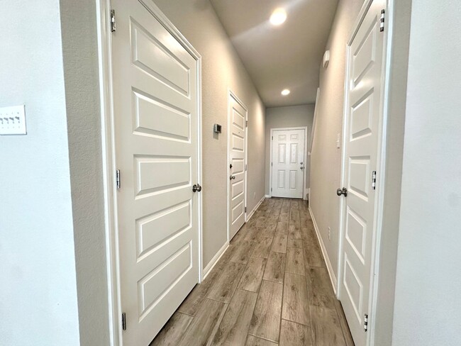 Building Photo - COMING SOON - MID MAY