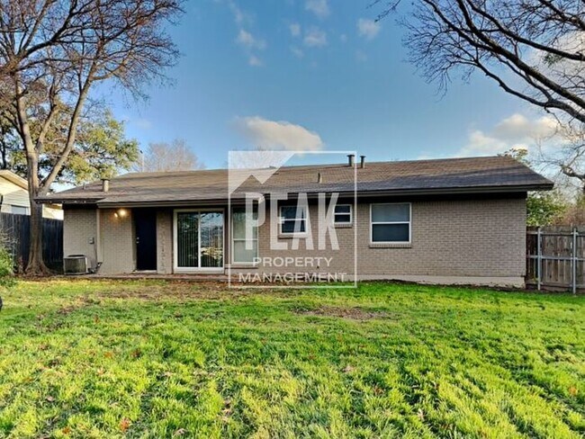Building Photo - $1799! Beautiful 3Bed/2Bath home in FORT WORTH!