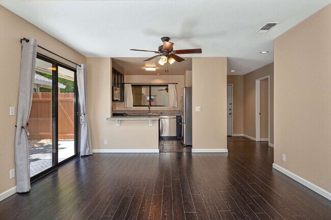 Building Photo - Unique Opportunity!