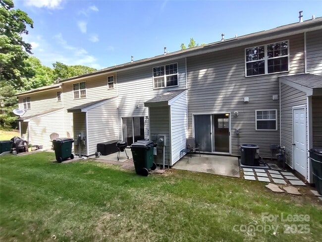Building Photo - 8338 Rudolph Rd