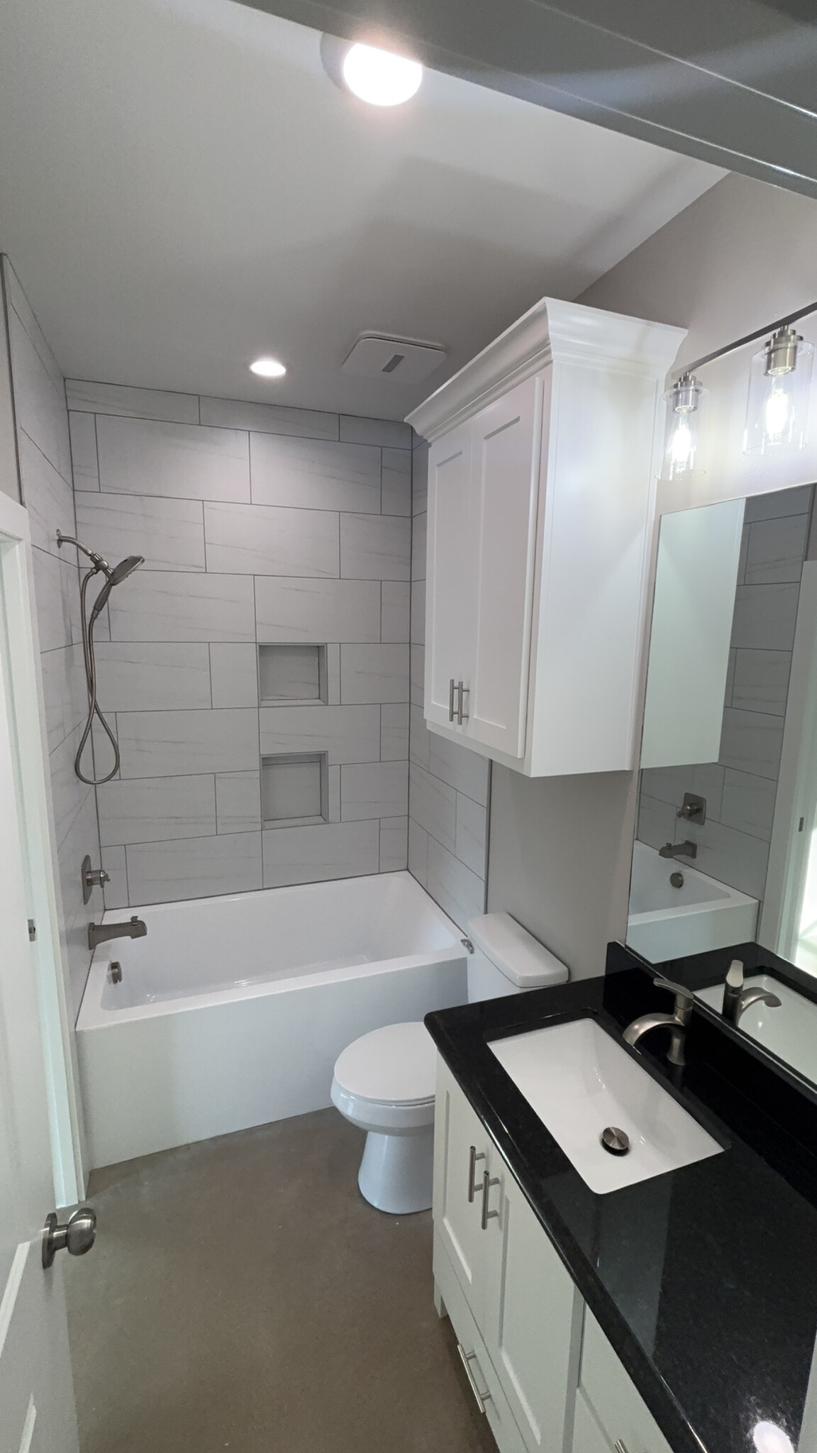 2nd Bathroom - 12542 Vinson Cir
