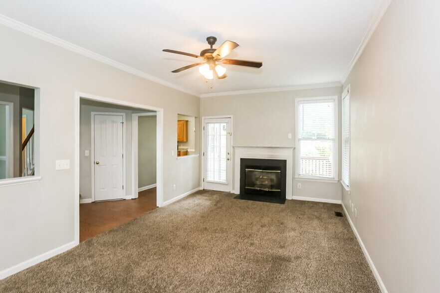 Building Photo - 9004 Mapledale Ct