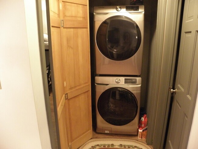 Building Photo - 5 Hummingbird Rd