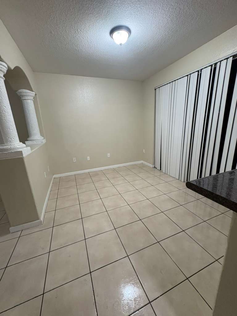 Building Photo - 2819 SE 15th Rd