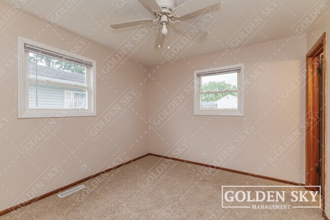 Building Photo - 3129 S Opechee Dr