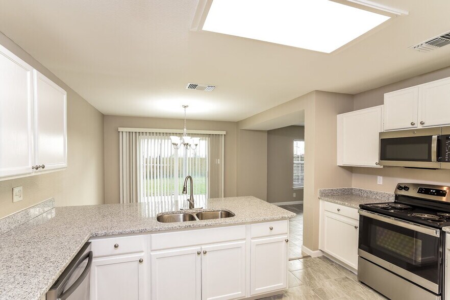 Building Photo - 4234 Sunrise Cove Dr