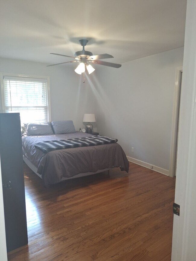 Building Photo - Magnificent Four Bedroom Home - Minutes Aw...