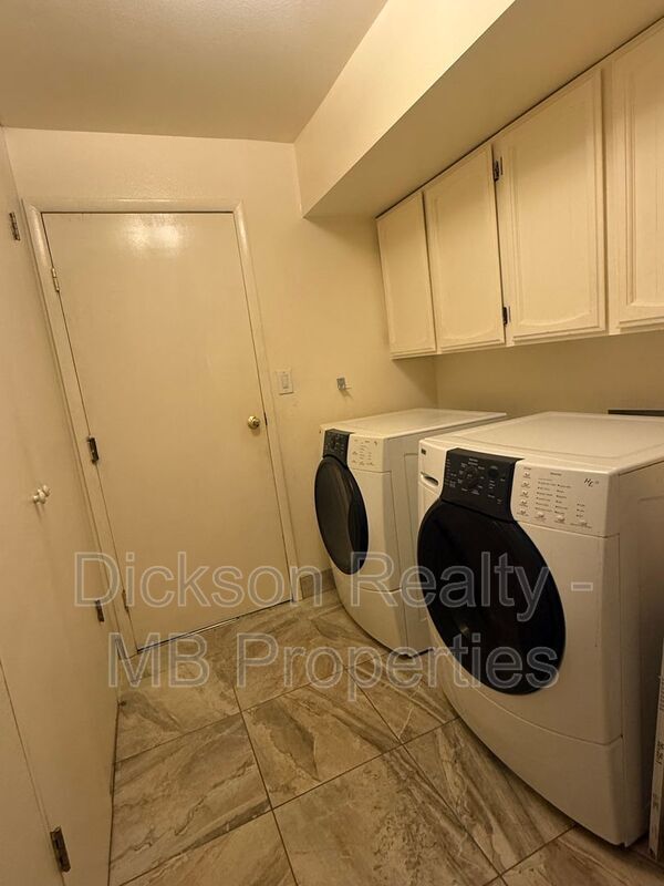 Building Photo - 2845 Glenwood Ct