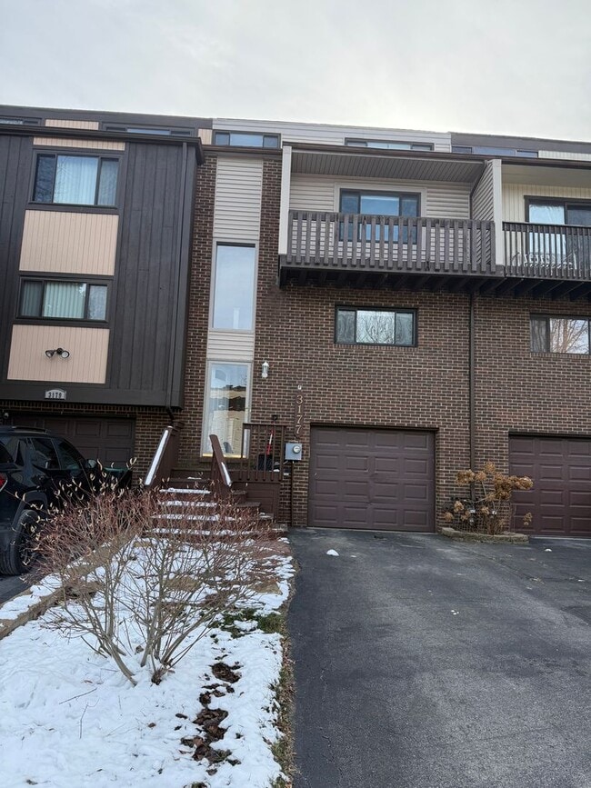 Building Photo - Gibsonia 2 bedroom townhome