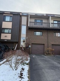 Building Photo - Gibsonia 2 bedroom townhome