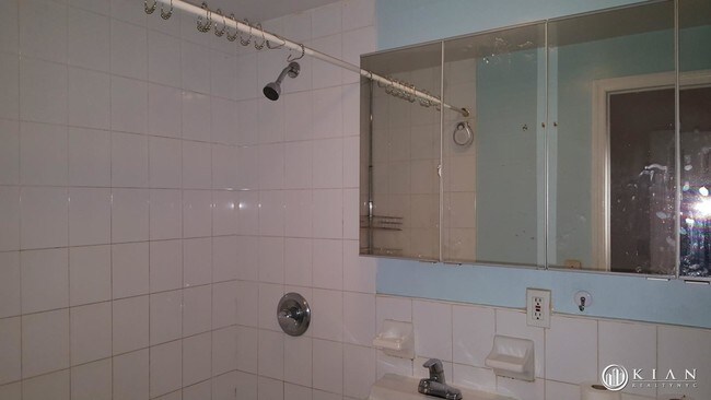 Building Photo - 34 Orchard St