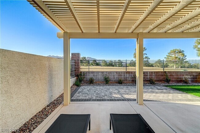 Building Photo - 1317 Fox Acres Dr