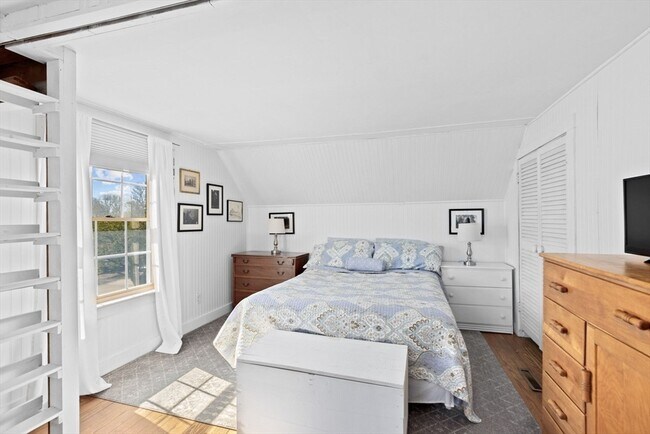 Building Photo - 20 Damon Rd