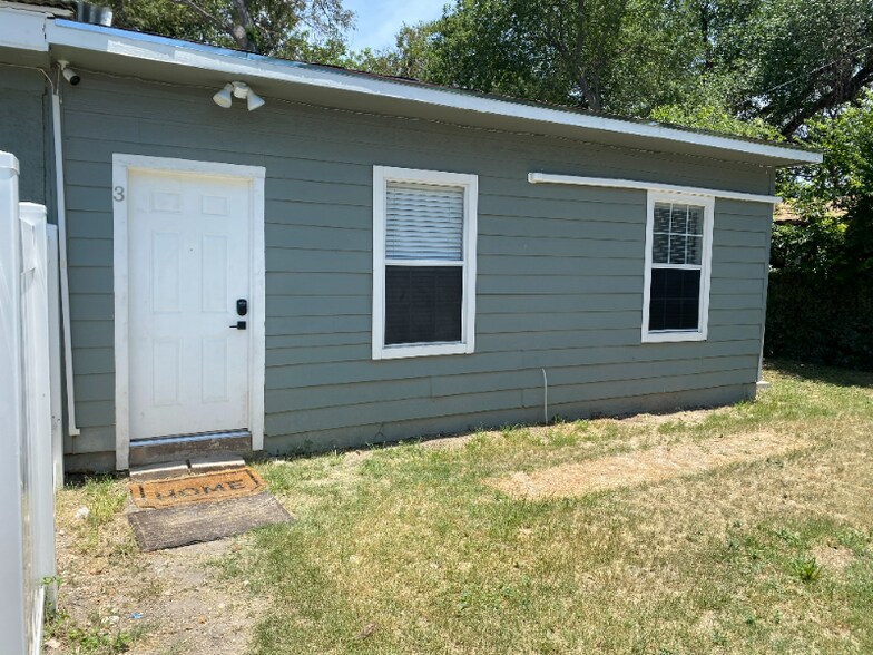 Building Photo - 5415 Buena Vista St