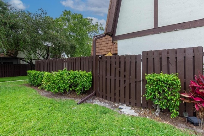 Building Photo - 103 Weybridge Cir