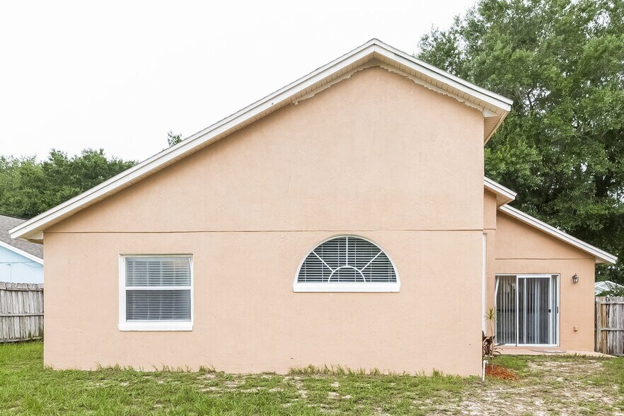 Building Photo - 8853 Parliament Ct
