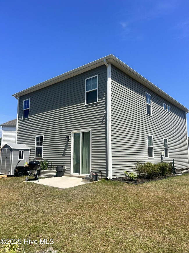 Building Photo - 404 Willet Ct