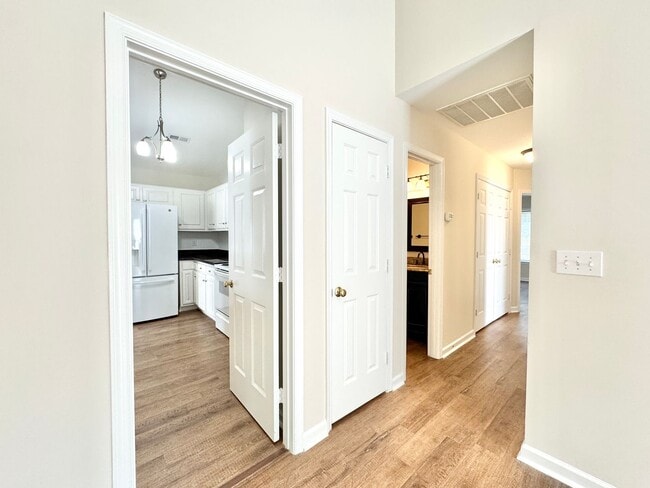 Building Photo - 3529 Bent Trace Dr